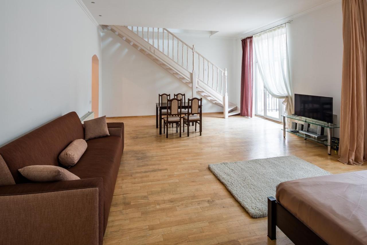 Romari Два Поверхи Apartment Liov Exterior foto